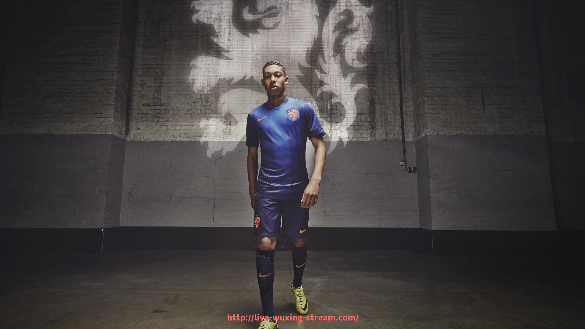 五星体育直播-探析休期顿火箭队在休赛期内的交易策略与阵容重建